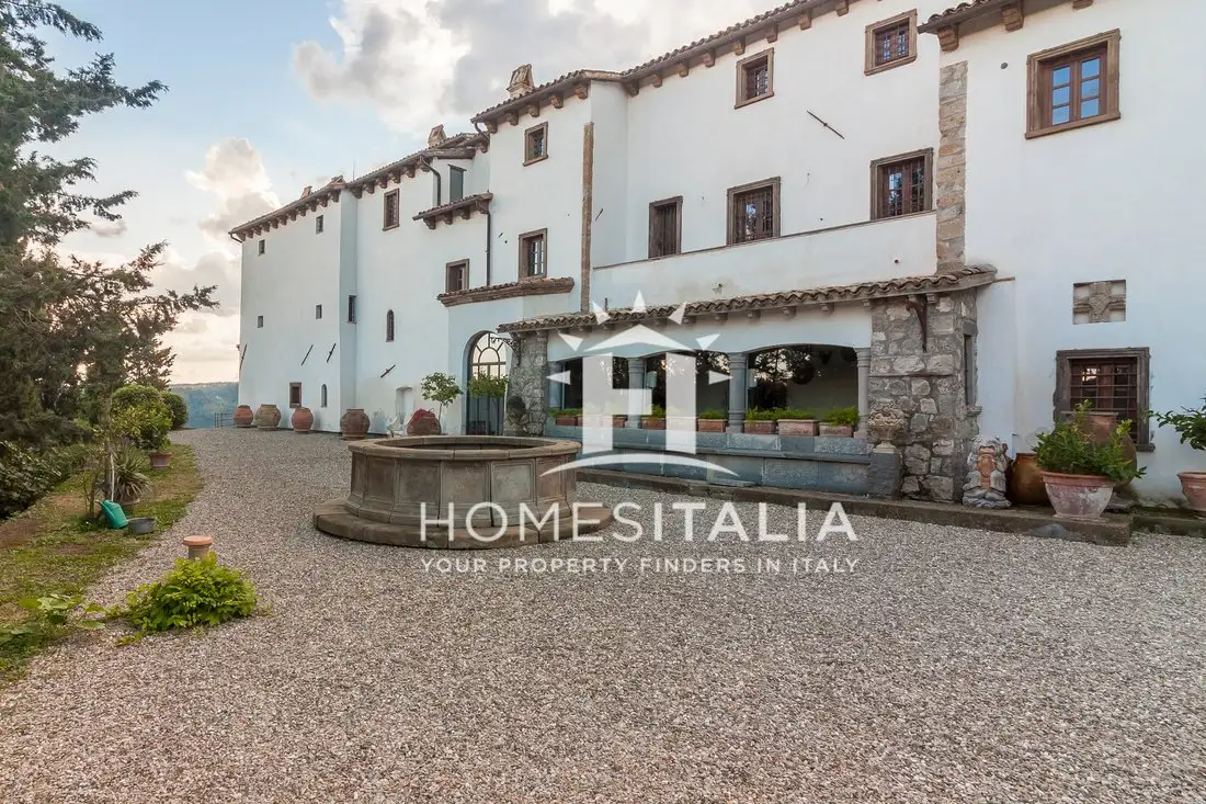 Castle 1400m² in Italy, Castiglione In Teverina. Priced at 3396127$ rent photo-1