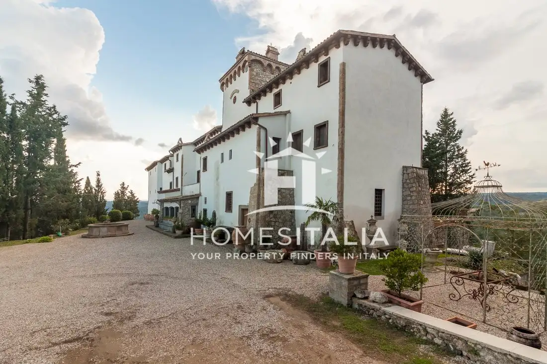 Castle 1400m² in Italy, Castiglione In Teverina. Priced at 3396127$ rent photo-2