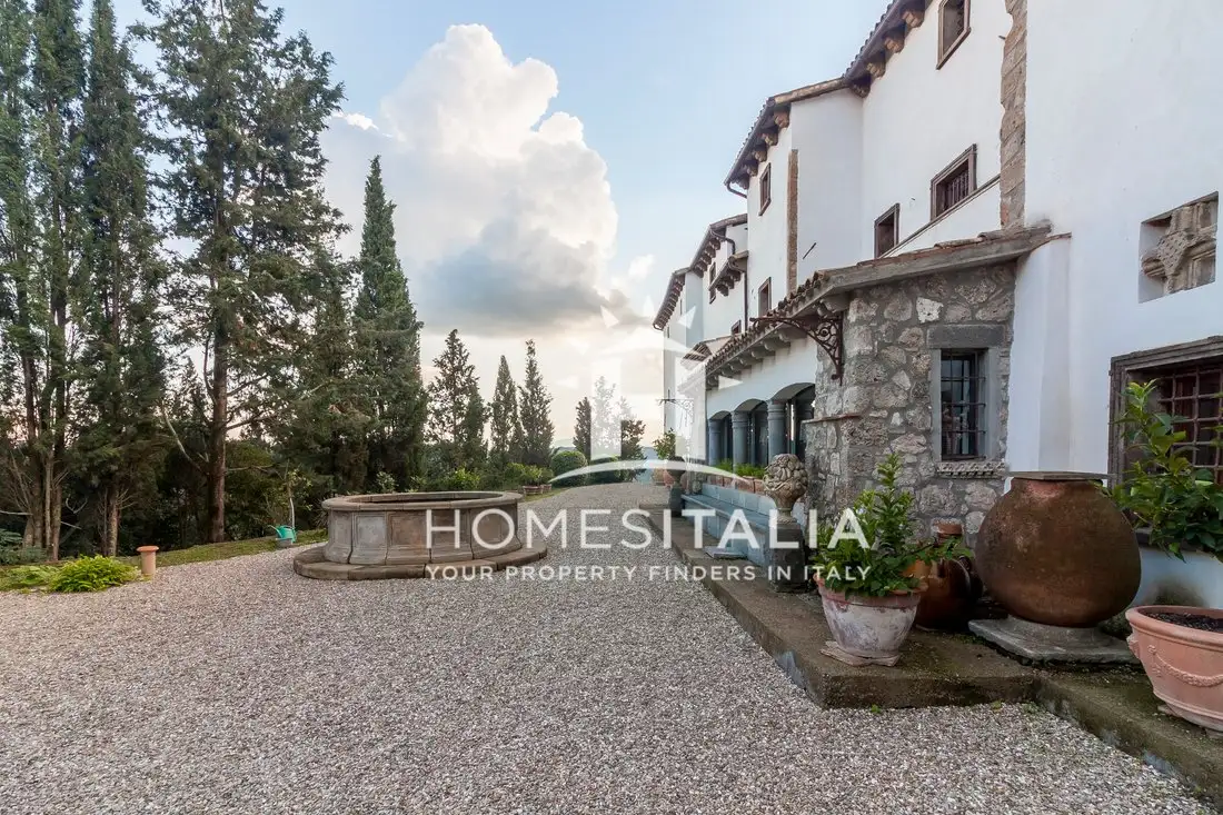 Castle 1400m² in Italy, Castiglione In Teverina. Priced at 3396127$ rent photo-3