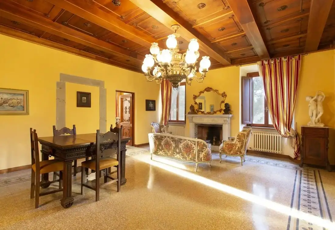 Castle 1500m² in Italy, Croci di Calenzano. Priced at 5094191$ rent photo-5