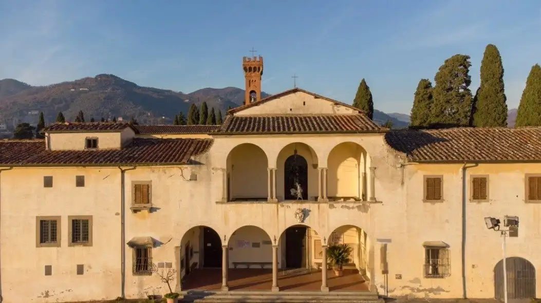 Castle 8500m² in Italy, Monte a Pescia. Priced at 6226234$ rent photo-1