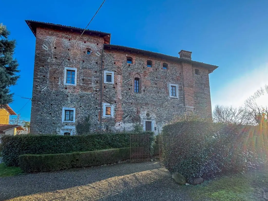 Castle 1100m² in Italy, Castelletto Cervo. Priced at 1471655$ rent photo-4