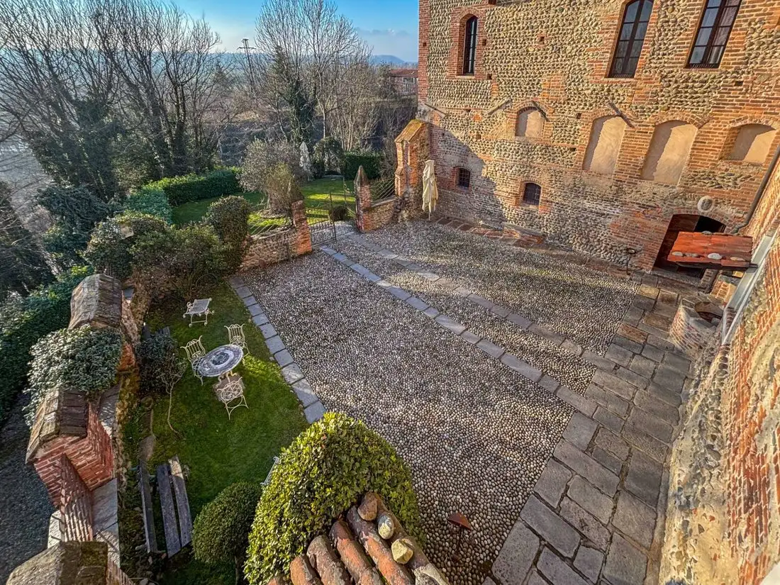 Castle 1100m² in Italy, Castelletto Cervo. Priced at 1471655$ rent photo-5