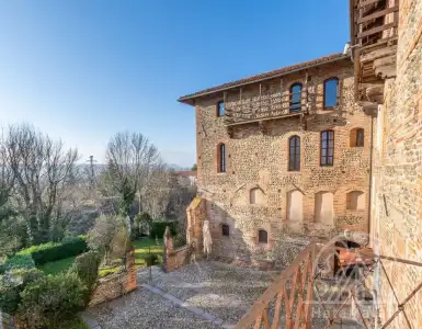 Buy in Italy for 1471655$