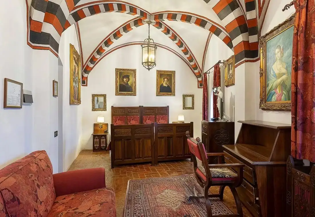 Castle 4500m² in Italy, Pavone Canavese. Priced at 33961277$ rent photo-4
