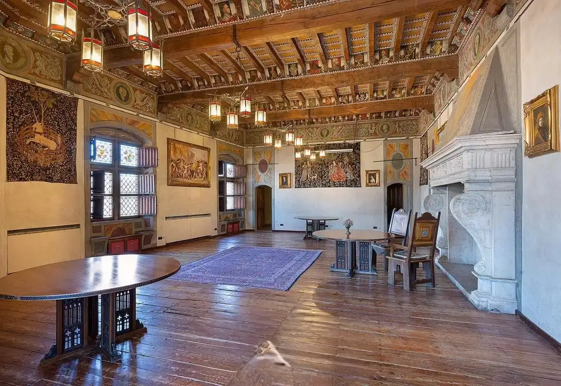 Castle 4500m² in Italy, Pavone Canavese. Priced at 33961277$ rent photo-5