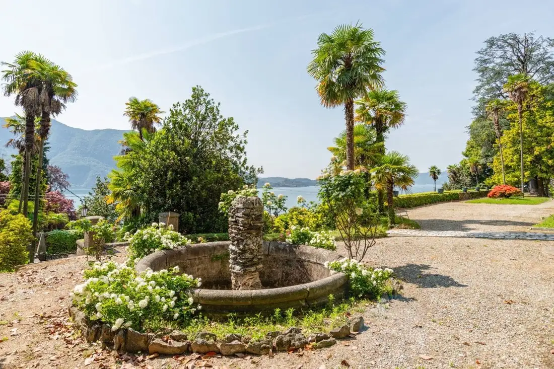 Castle 2079m² in Italy, Ghiffa. Priced at 6226234$ rent photo-3
