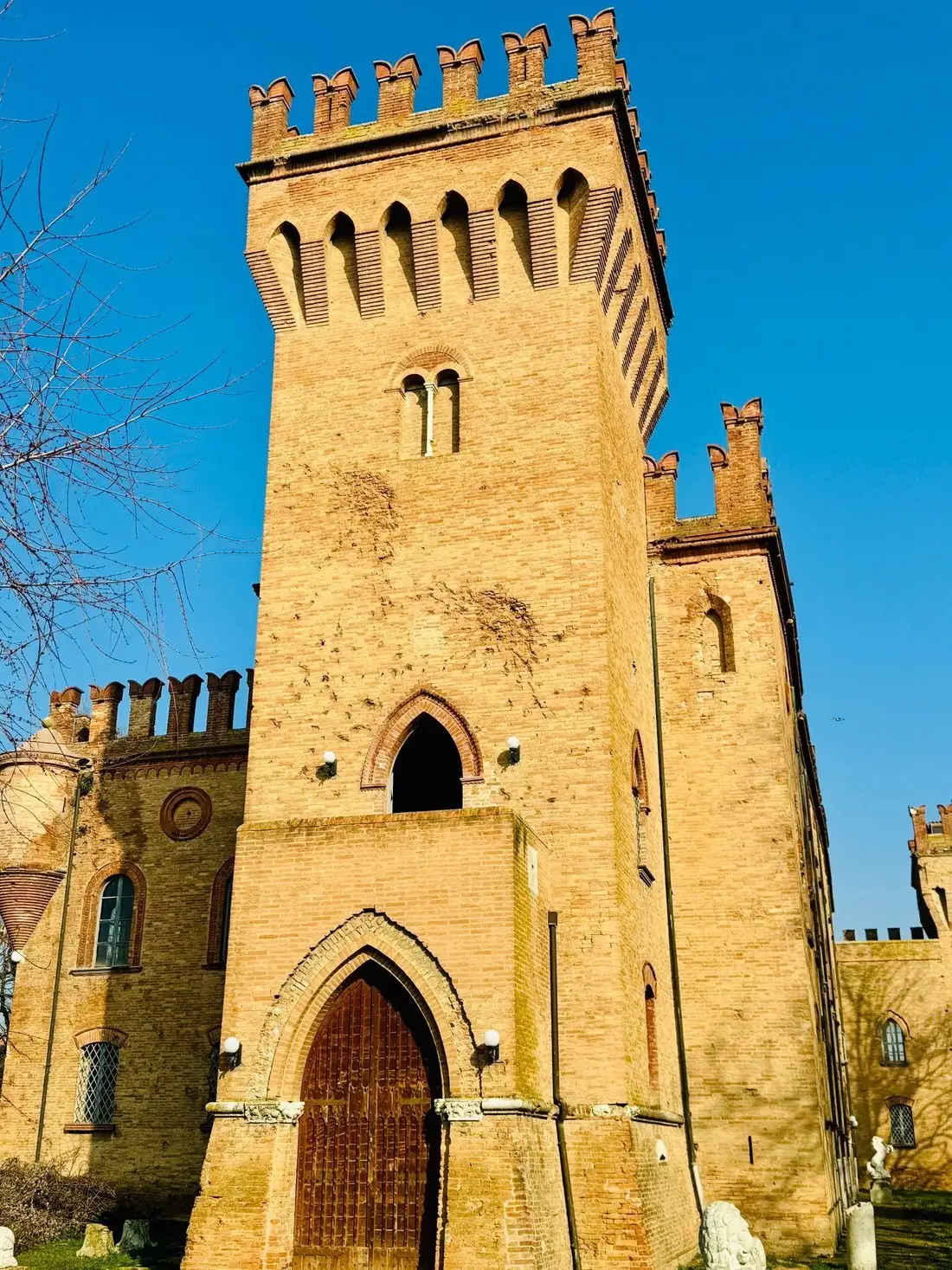 Castle 3000m² in Italy, Ducato di Fabriago. Priced at 1698063$ rent photo-2