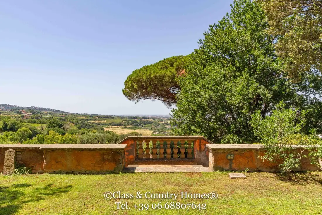 Castle 950m² in Italy, Grottaferrata. Priced at 3498011$ rent photo-5