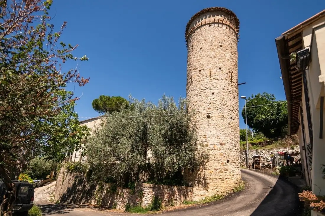 Castle 633m² in Italy, Treggio. Priced at 899973$ rent photo-4