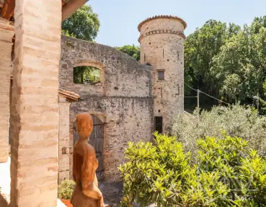 Buy in Italy for 899973$