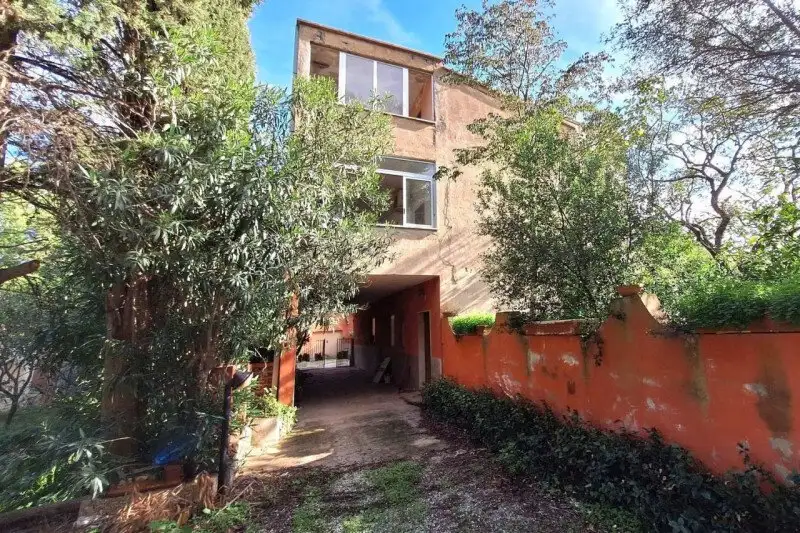 Castle 996m² in Italy, Valderice. Priced at 626585$ rent photo-4