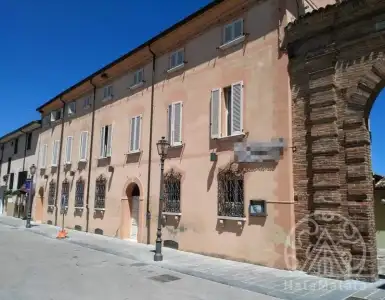 Buy in Italy for 2264085$