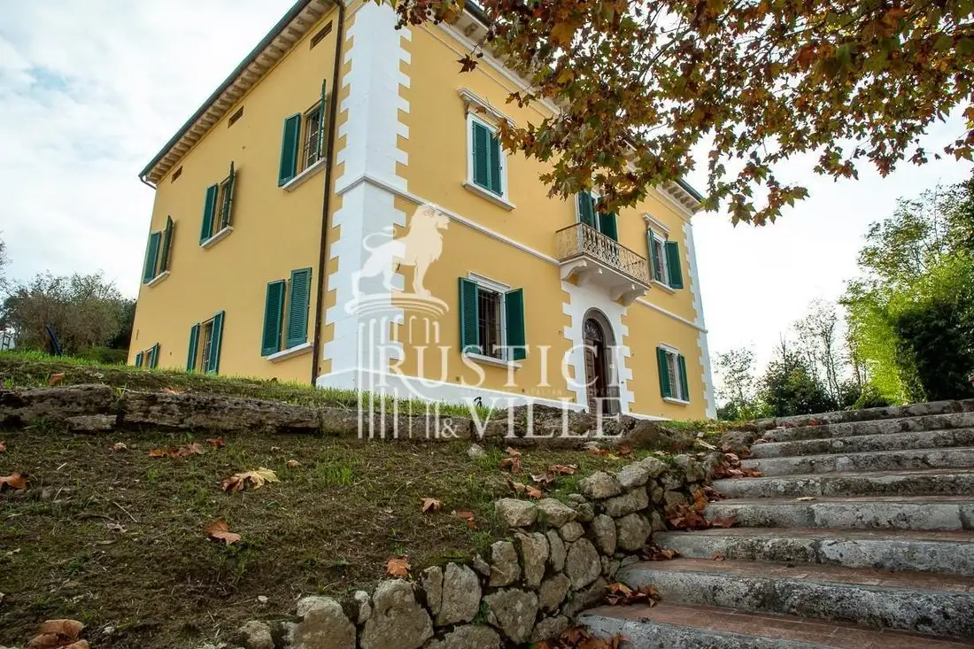 Castle 650m² in Italy, Pisa. Priced at 1064120$ rent photo-1