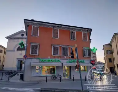Buy in Italy for 679225$