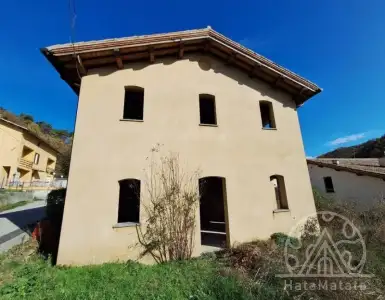 Buy in Italy for 679225$