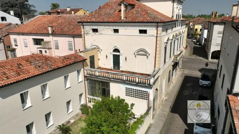 Castle 700m² in Italy, Montagnana. Priced at 803750$ rent photo-2
