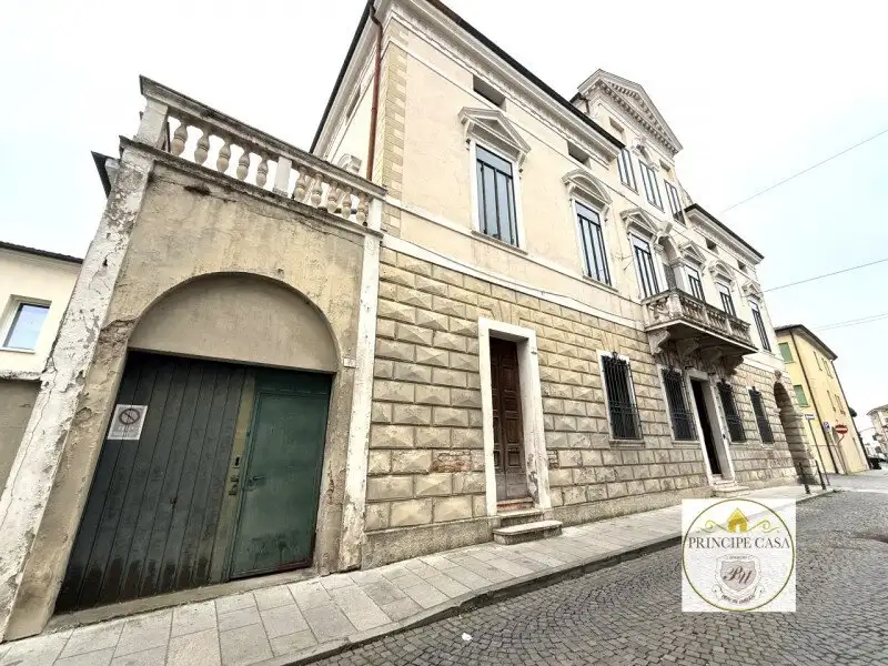 Castle 700m² in Italy, Montagnana. Priced at 803750$ rent photo-5