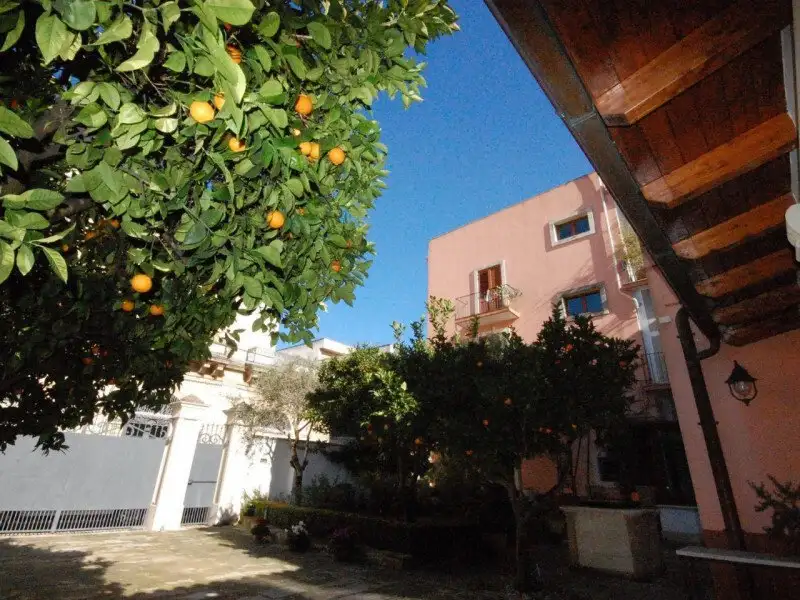 Castle 654m² in Italy, Galatina. Priced at 622623$ rent photo-3