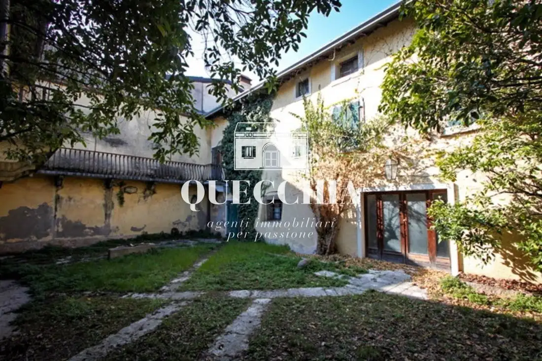 Castle 625m² in Italy, Bardolino. Priced at 916954$ rent photo-4