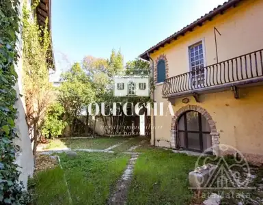Buy in Italy for 916954$