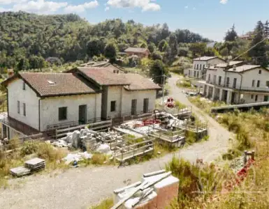 Buy in Italy for 566021$