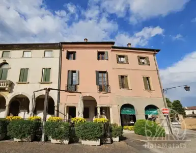 Buy in Italy for 583001$