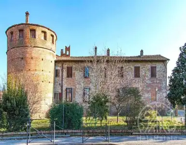 Buy in Italy for 707526$