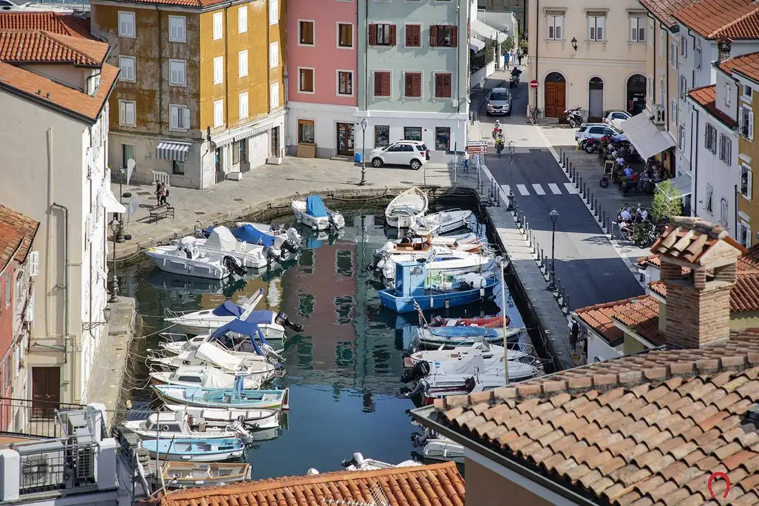 Castle 390m² in Italy, Muggia. Priced at 3962149$ rent photo-2