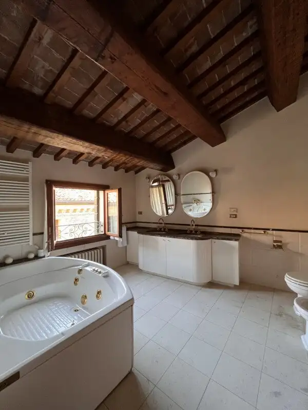 Castle 650m² in Italy, Padova. Priced at 2207483$ rent photo-2