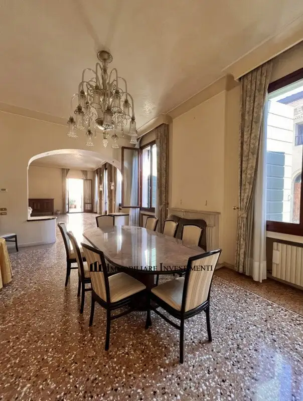Castle 650m² in Italy, Padova. Priced at 2207483$ rent photo-3