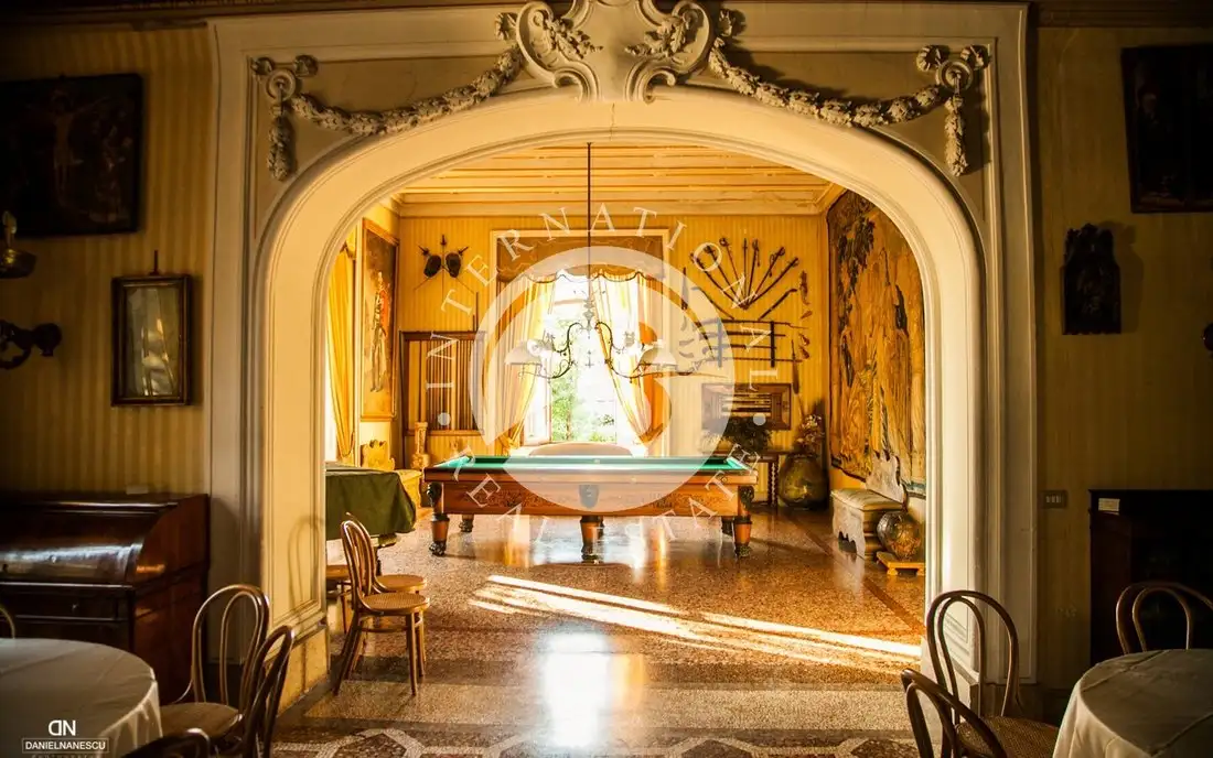 Castle 2900m² in Italy, Mercenasco. Priced at 3282923$ rent photo-5