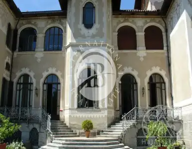 Buy in Italy for 3282923$