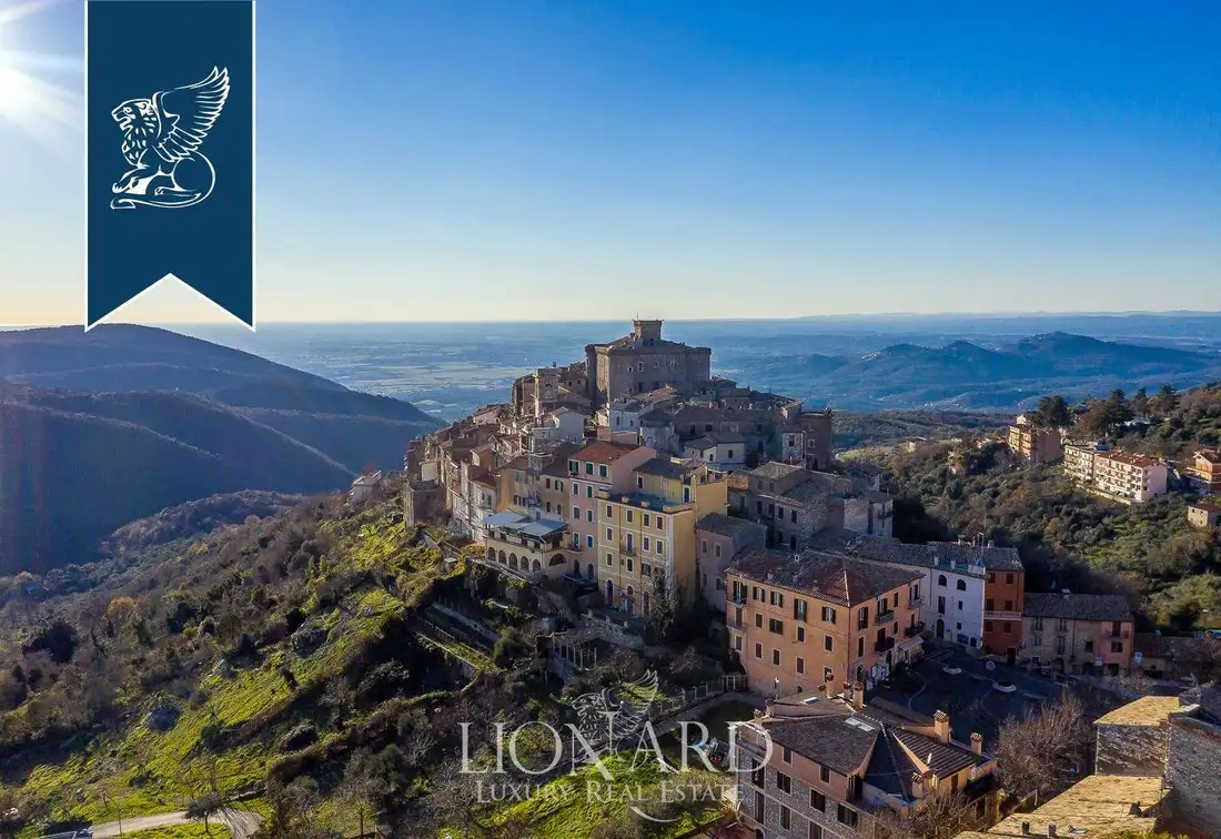 Castle 2000m² in Italy, San Polo dei Cavalieri. Priced at 3622536$ rent photo-5