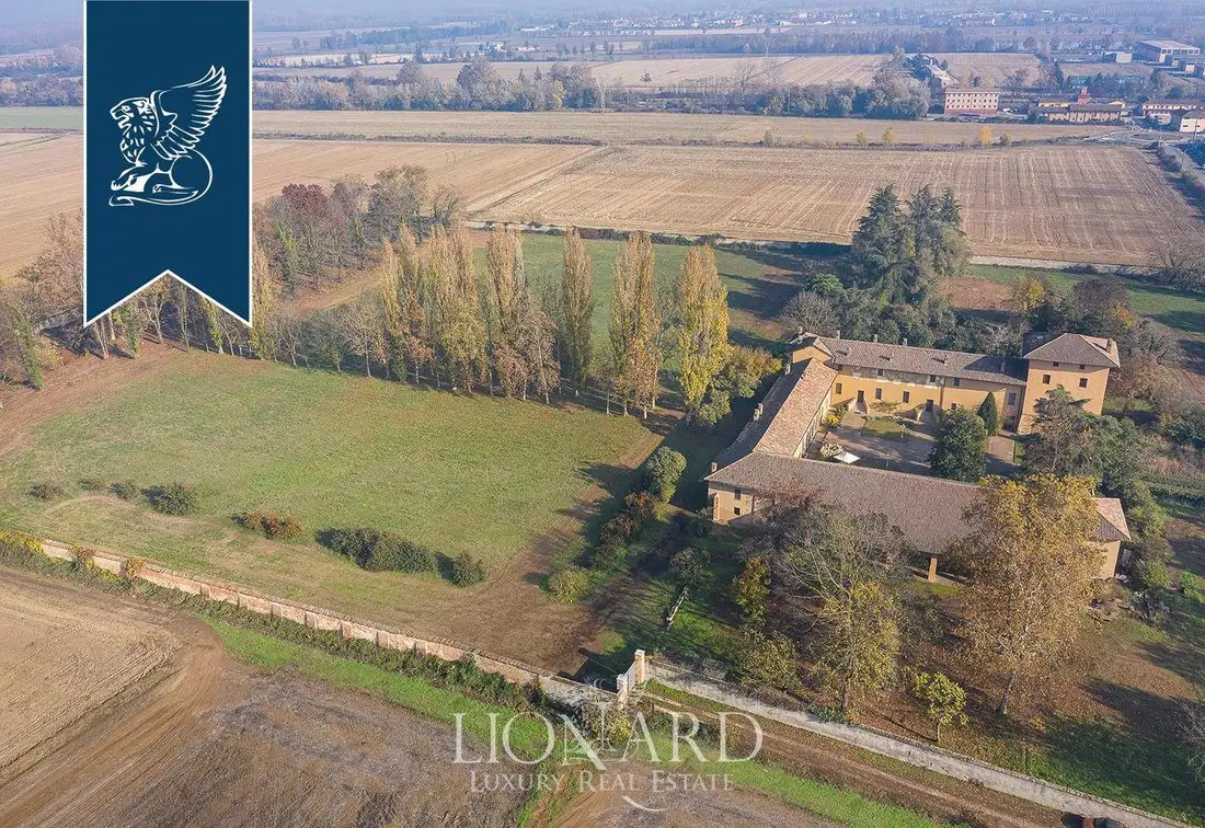 Castle 2800m² in Italy, Vellezzo Bellini. Priced at 6679051$ rent photo-2