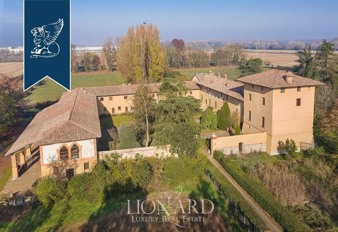 Castle 2800m² in Italy, Vellezzo Bellini. Priced at 6679051$ rent photo-3