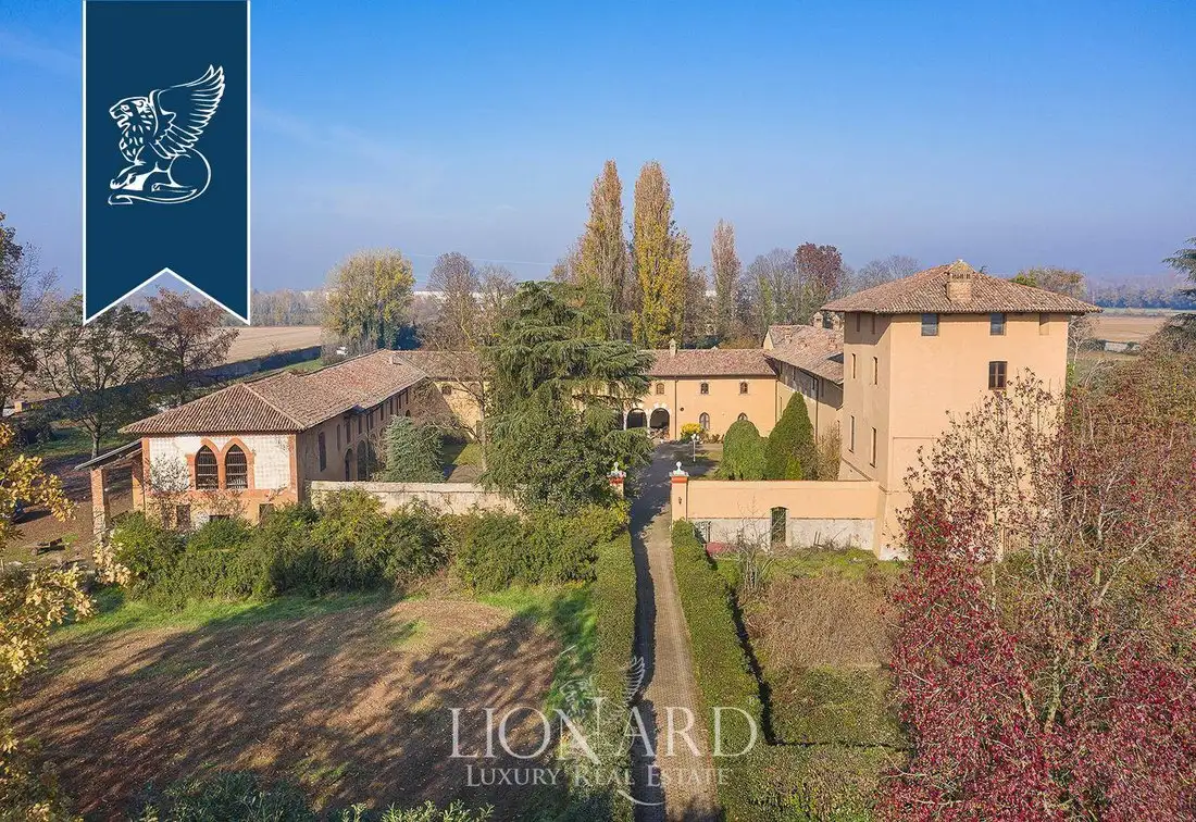 Castle 2800m² in Italy, Vellezzo Bellini. Priced at 6679051$ rent photo-4