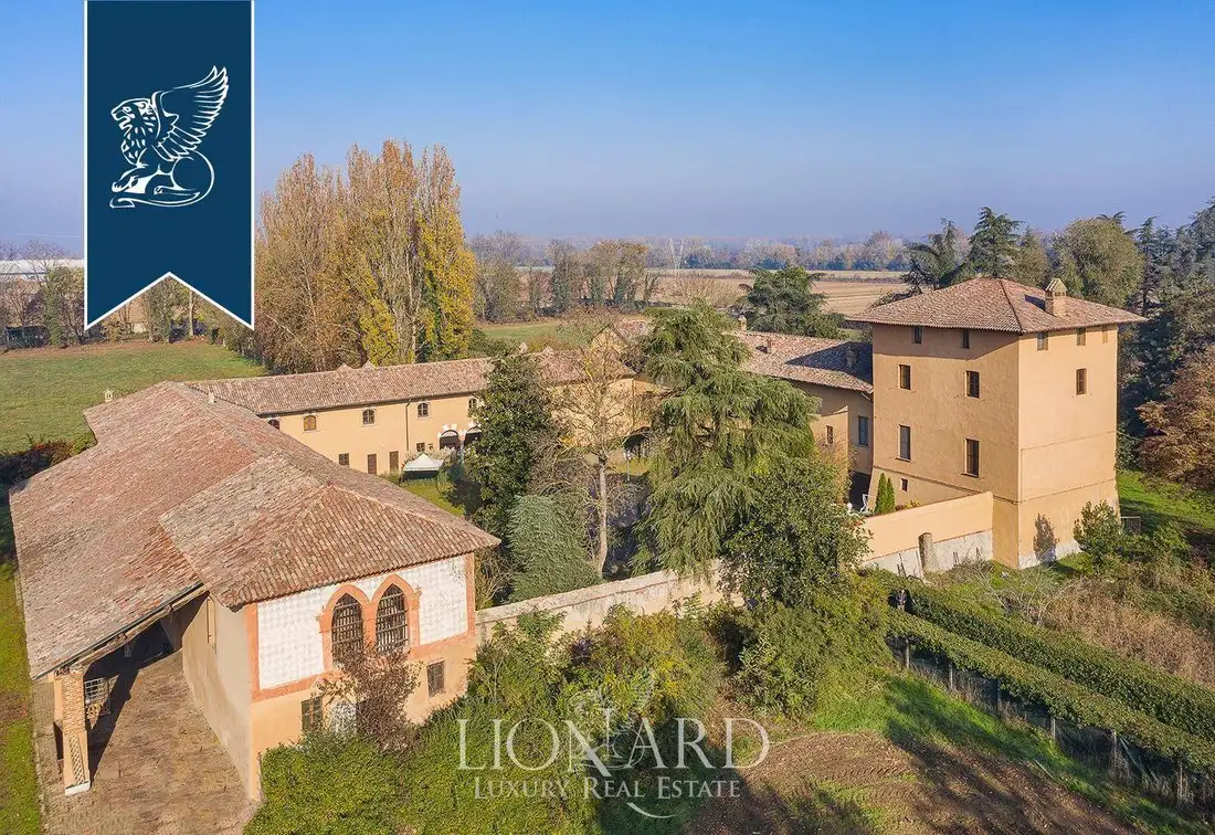Castle 2800m² in Italy, Vellezzo Bellini. Priced at 6679051$ rent photo-5