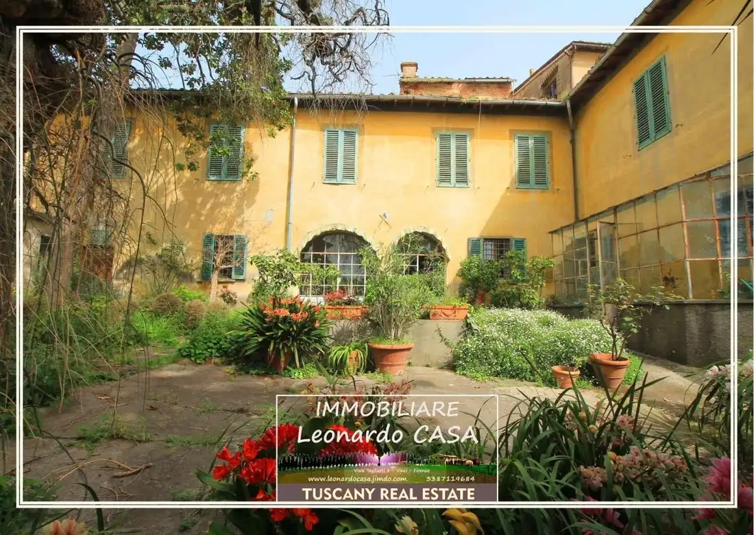 Castle 1300m² in Italy, Cerreto Guidi. Priced at 1132042$ rent photo-1