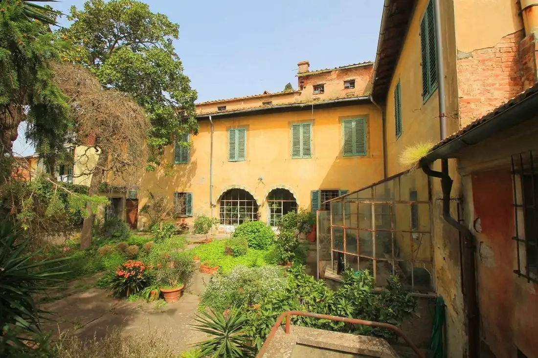 Castle 1300m² in Italy, Cerreto Guidi. Priced at 1132042$ rent photo-3