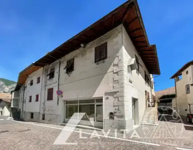 Buy in Italy for 509419$