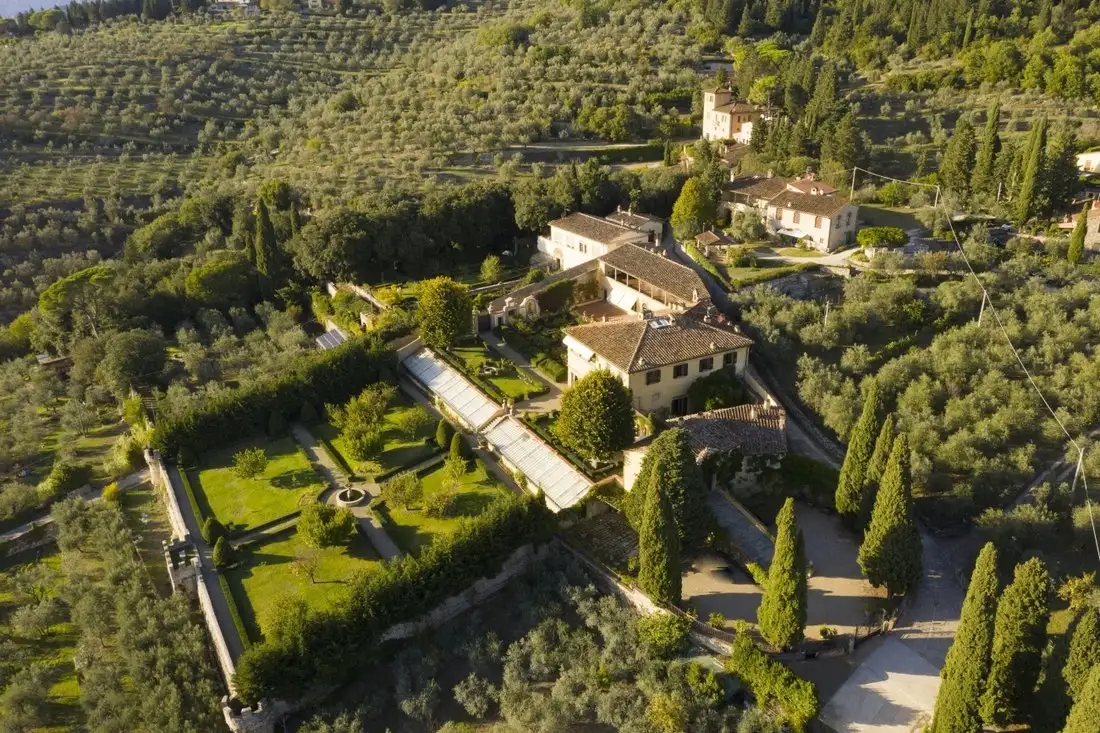 Castle 1500m² in Italy, Florence. Priced at 11207221$ rent photo-2