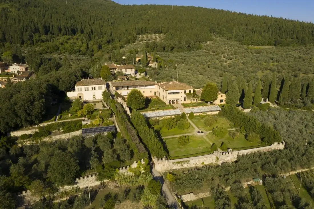 Castle 1500m² in Italy, Florence. Priced at 11207221$ rent photo-3