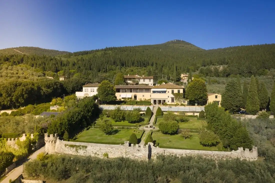 Castle 1500m² in Italy, Florence. Priced at 11207221$ rent photo-4