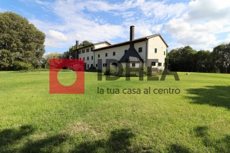 Castle 1170m² in Italy, Spresiano. Priced at 1698063$ rent photo-1