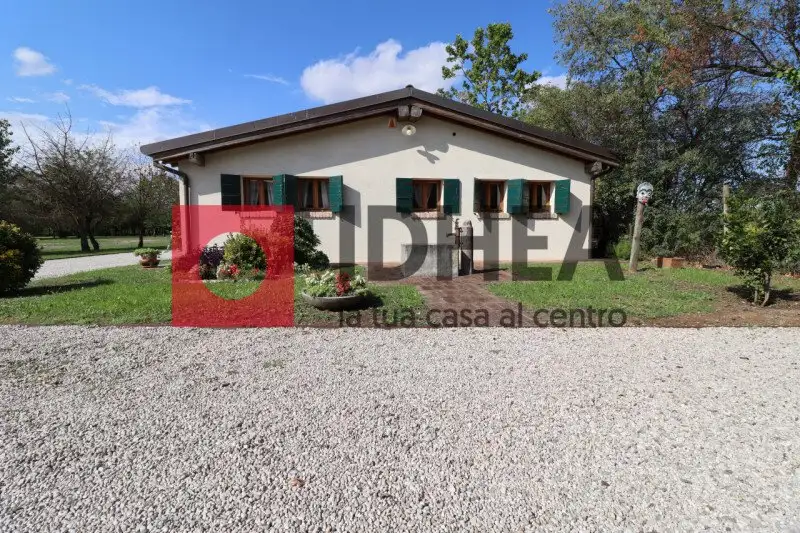 Castle 1170m² in Italy, Spresiano. Priced at 1698063$ rent photo-5