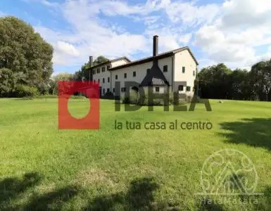 Buy in Italy for 1698063$