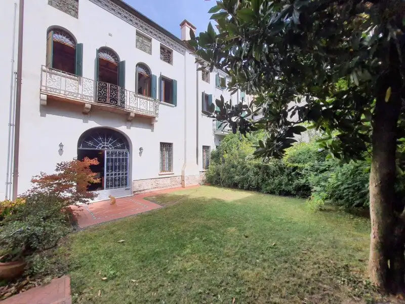 Castle 700m² in Italy, Rovigo. Priced at 735827$ rent photo-2