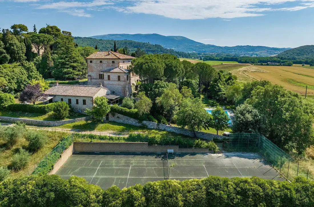 Castle 2m² in Italy, Corciano. Priced at 1562218$ rent photo-1