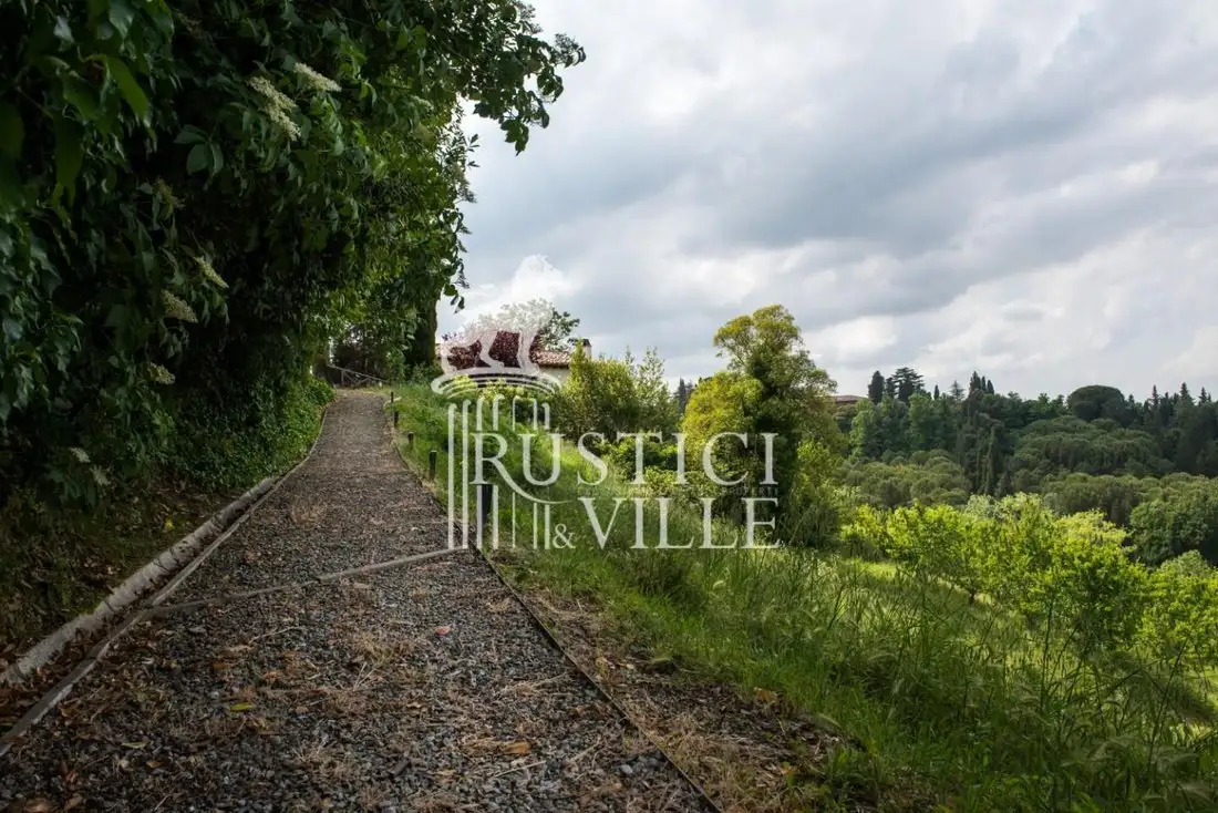 Castle 815m² in Italy, Pisa. Priced at 2660300$ rent photo-5